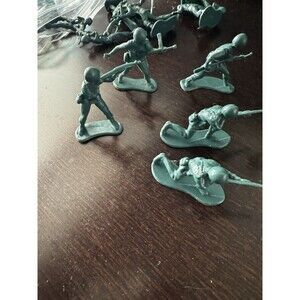 Vintage 1980s Green Silver Army Platoon War Men Plastic Figures 20+